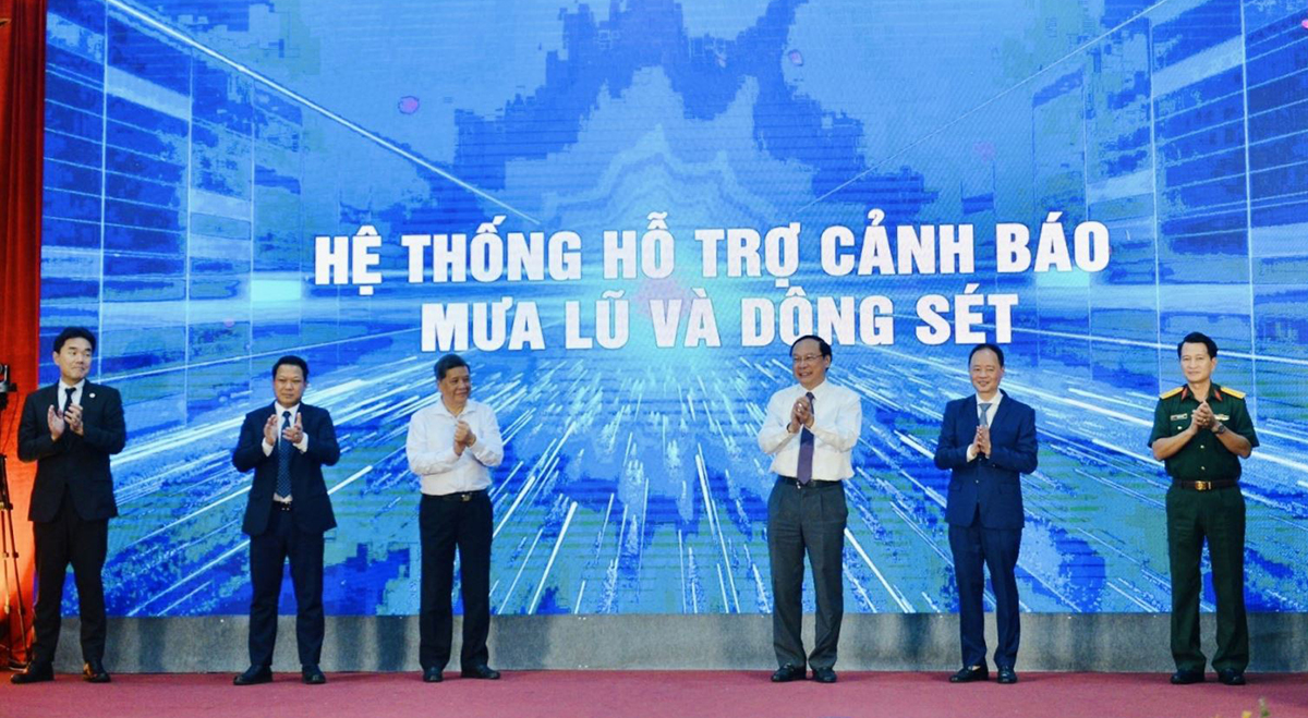 Đoàn kết, phát huy trí tuệ, kiến tạo vì một Việt Nam phát triển xanh, bền vững