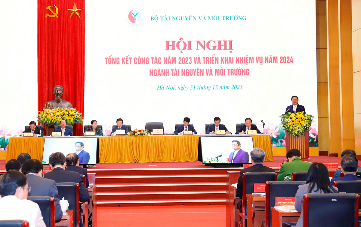 Đoàn kết, phát huy trí tuệ, kiến tạo vì một Việt Nam phát triển xanh, bền vững