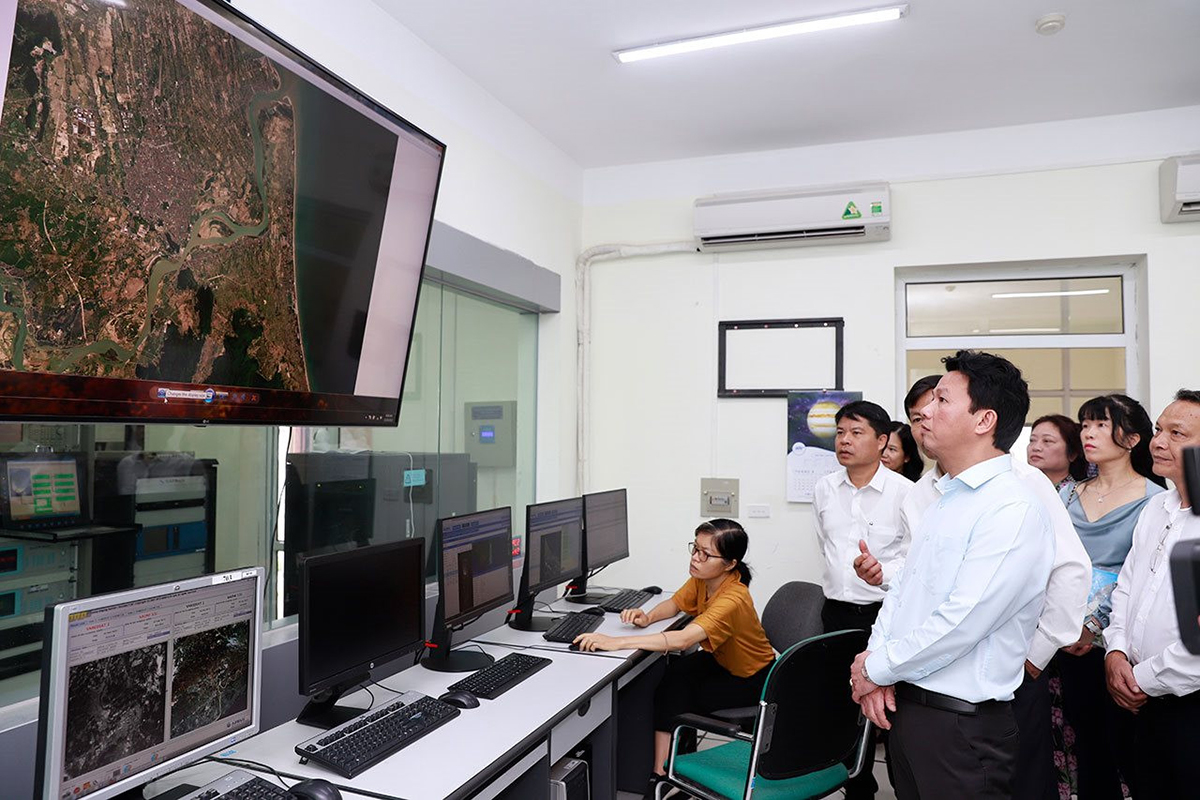 Đoàn kết, phát huy trí tuệ, kiến tạo vì một Việt Nam phát triển xanh, bền vững