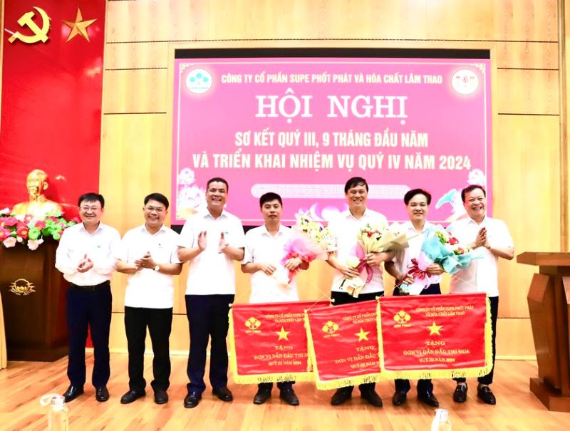 Công ty CP Supe Phốt Phát và Hoá chất Lâm Thao bứt phá mạnh mẽ, vượt mục tiêu kế hoạch đề ra