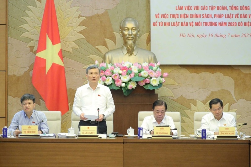 Bảo vệ môi trường là yếu tố sống còn