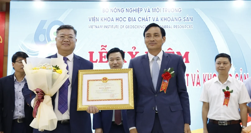 Phát triển các lĩnh vực mới về địa chất và khoáng sản