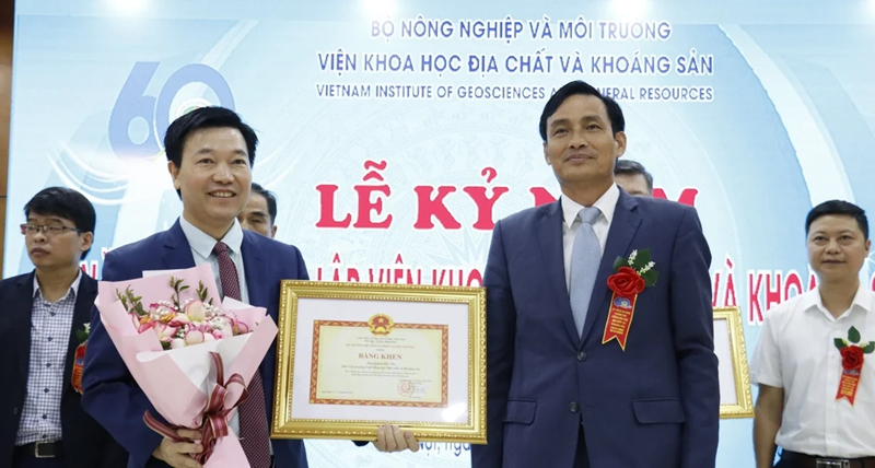 Phát triển các lĩnh vực mới về địa chất và khoáng sản