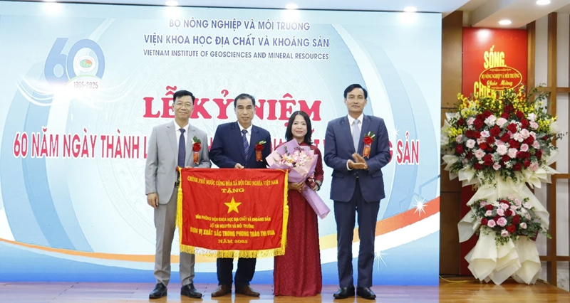 Phát triển các lĩnh vực mới về địa chất và khoáng sản