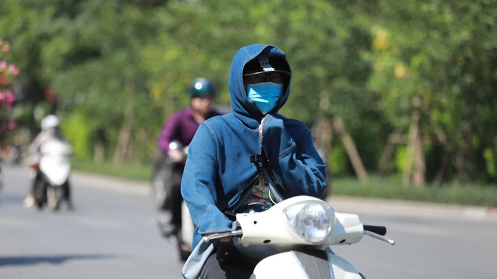Thời tiết ngày 19/6: Bắc Bộ, Trung Bộ nắng nóng gay gắt diện rộng. Nam Bộ và Tây Nguyên có mưa rào và dông rải rác