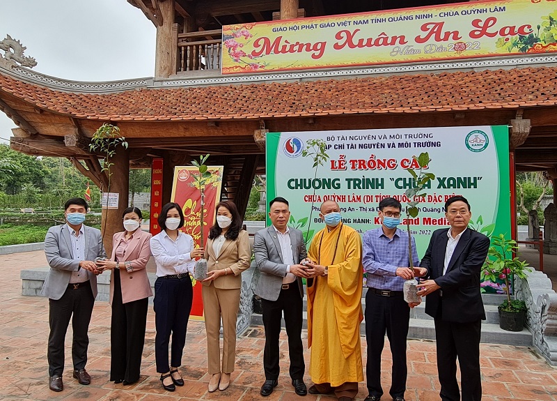 Tạp chí Tài nguyên và Môi trường trồng 1008 cây tại chùa Quỳnh Lâm, Quảng Ninh