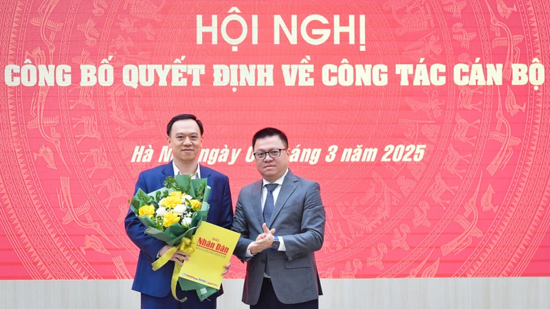 Báo Nhân Dân công bố các quyết định về công tác cán bộ