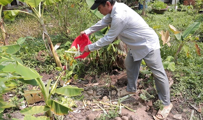 Người dân chợ nổi ở Cần Thơ hình thành thói quen giảm thiểu thải rác ra sông