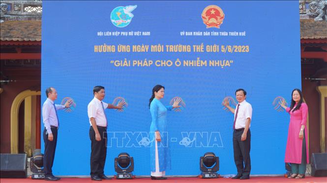 Lan tỏa thông điệp 'Giải pháp cho ô nhiễm nhựa'