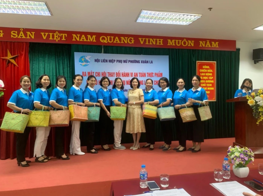 Phụ nữ Hà Nội: Hành trình 5 năm chống rác thải nhựa