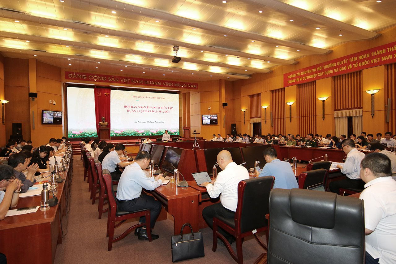 Họp Ban soạn thảo, Tổ biên tập Dự án Luật đất đai (sửa đổi)