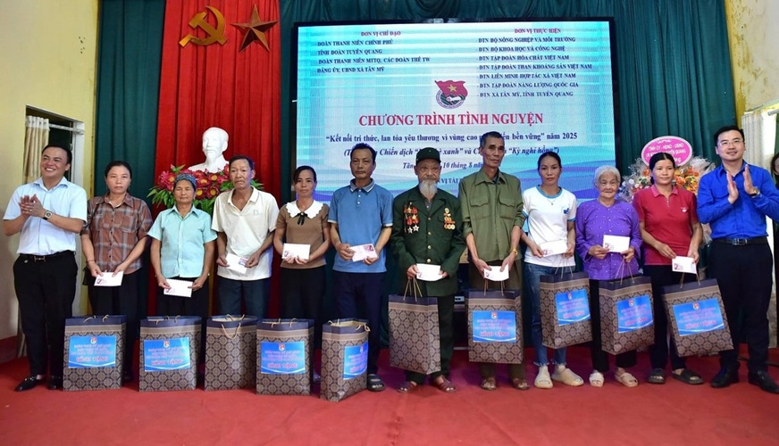 Đoàn Thanh niên Bộ NN-MT ra quân vì vùng cao phát triển bền vững
