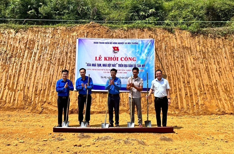 Đoàn Thanh niên Bộ NN-MT ra quân vì vùng cao phát triển bền vững