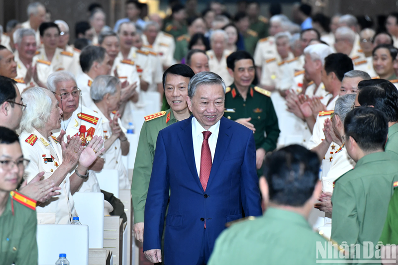 Tổng Bí thư Tô Lâm gặp mặt cán bộ Công an chi viện chiến trường miền nam