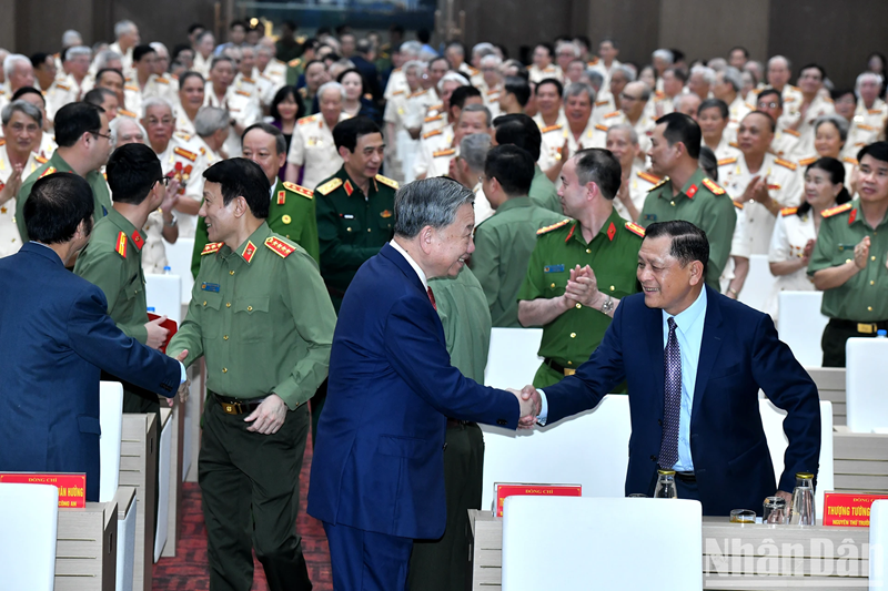 Tổng Bí thư Tô Lâm gặp mặt cán bộ Công an chi viện chiến trường miền nam