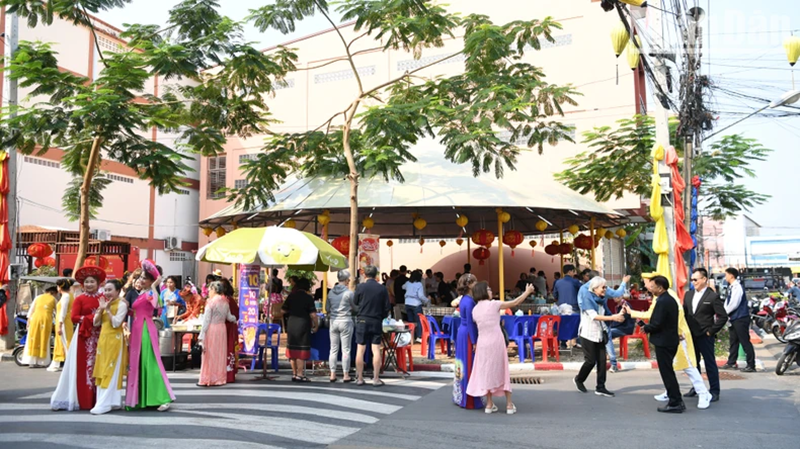 Khai trương Phố ẩm thực văn hóa Thái Lan-Việt Nam tại Nakhon Phanom