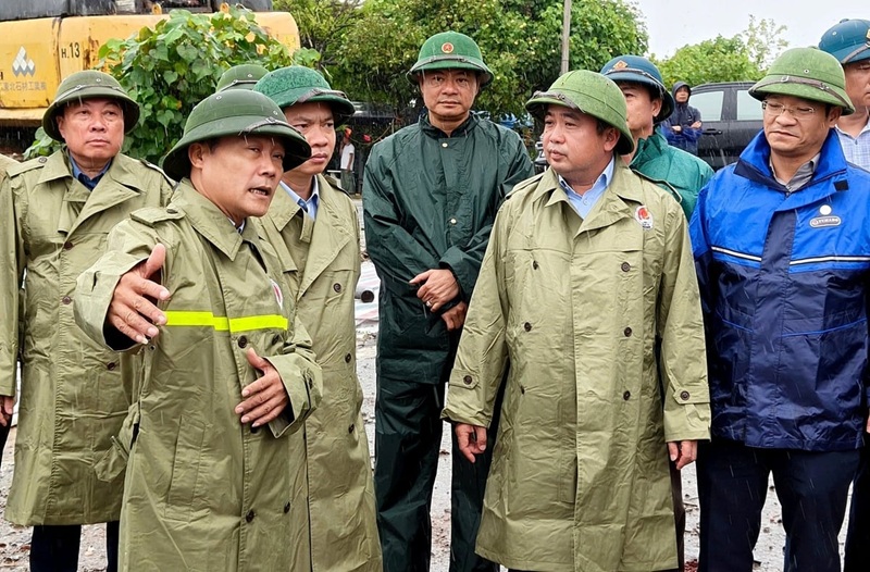 Quyền Bộ trưởng Trần Đức Thắng: Không để bất ngờ trước diễn biến cực đoan của bão số 3