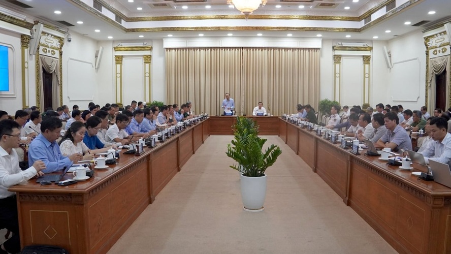 Phải quyết liệt gỡ 'thẻ vàng' IUU, không chủ quan với dịch tả heo Châu Phi
