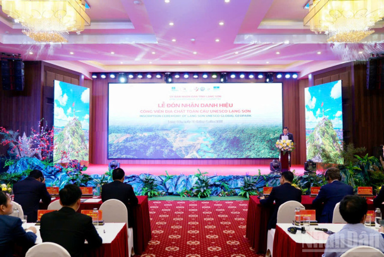 Lạng Sơn đón nhận Danh hiệu Công viên địa chất toàn cầu UNESCO