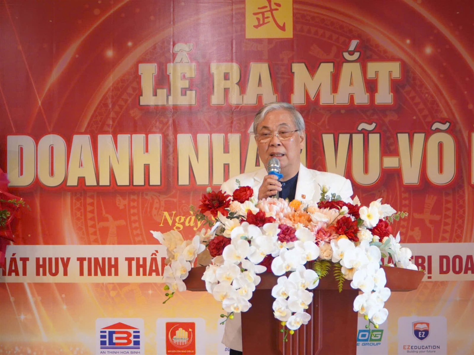 Lễ ra mắt Hội Doanh nhân họ Vũ - Võ TP. Hà Nội: Cột mốc kết nối, phát triển, lan tỏa giá trị dòng họ