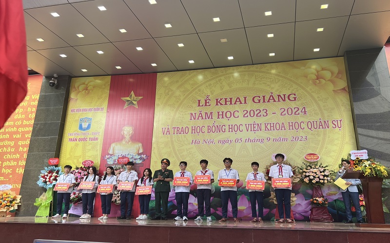 Học sinh Trường Trung học cơ sở - Trung học phổ thông Trần Quốc Tuấn:  Nói không với thuốc lá điện tử