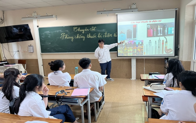 Học sinh Trường Trung học cơ sở - Trung học phổ thông Trần Quốc Tuấn: Nói không với thuốc lá điện tử