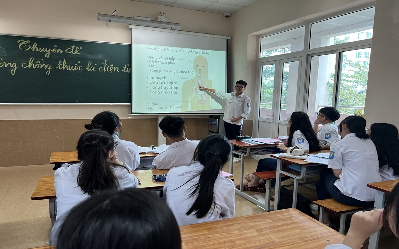 Học sinh Trường Trung học cơ sở - Trung học phổ thông Trần Quốc Tuấn: Nói không với thuốc lá điện tử