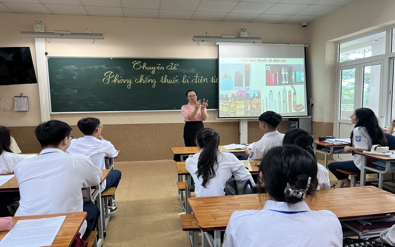 Học sinh Trường Trung học cơ sở - Trung học phổ thông Trần Quốc Tuấn: Nói không với thuốc lá điện tử