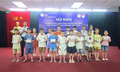 Biểu dương truyền thống hiếu học của con em Công ty Nhiệt điện Thái Bình vững bước tương lai
