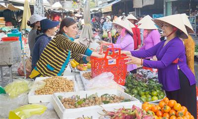Phụ nữ Hà Nội tham gia mô hình hạn chế rác thải nhựa
