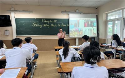 Học sinh Trường Trung học cơ sở - Trung học phổ thông Trần Quốc Tuấn: Nói không với thuốc lá điện tử