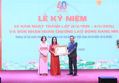 Kỷ niệm 40 năm thành lập Tạp chí Người Hà Nội và đón nhận Huân chương Lao động hạng Nhì