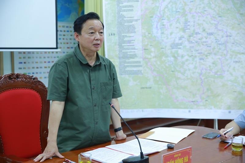 Chạy đua thời gian tiếp cận các khu vực còn bị cô lập, chia cắt vì lũ quét, sạt lở đất