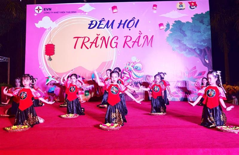 Đêm hội trăng rằm: Nhiệt điện Thái Bình và hành trình vun đắp yêu thương