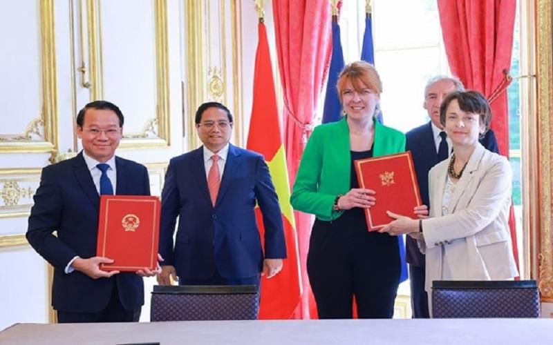 Hướng tới tương lai xanh: Việt Nam - Pháp hợp tác chiến lược về khoáng sản, môi trường và nông nghiệp