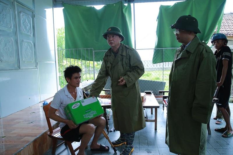 Phó Thủ tướng Trần Hồng Hà kiểm tra công tác giúp nhân dân khắc phục hậu quả bão số 5 tại Hà Tĩnh