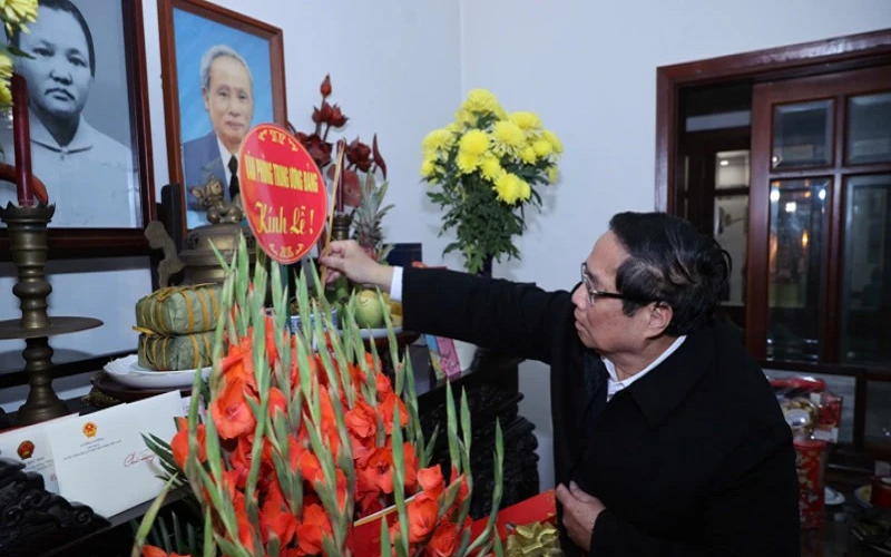 Thủ tướng Phạm Minh Chính dâng hương cố Thủ tướng Phạm Văn Đồng