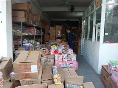 Đội Quản lý thị trường số 24: Liên tiếp phát hiện các vụ việc kinh doanh thực phẩm có dấu hiệu nhập lậu
