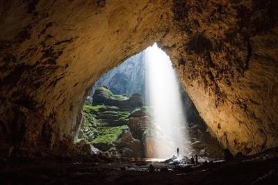Phong Nha - Kẻ Bảng: “Vương quốc hang động” - “Kinh đô du lịch mạo hiểm”
