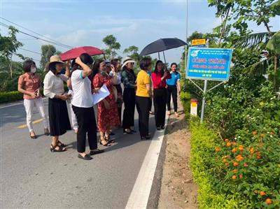 Phú Xuyên quyết “Giữ gìn thôn, tổ dân phố, sáng xanh, sạch đẹp, an toàn”