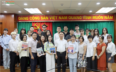 Tạp chí Tài nguyên và Môi trường tiếp lửa cho sinh viên ngành Quan hệ công chúng