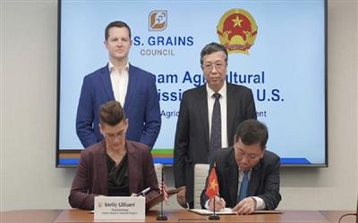 Thứ trưởng Bộ Nông nghiệp và Môi trường Hoàng Trung dẫn đầu đoàn công tác Việt Nam tham dự lễ ký kết với USGC