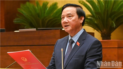 Trình Quốc hội dự thảo Nghị quyết của Quốc hội sửa đổi, bổ sung một số điều của Hiến pháp năm 2013