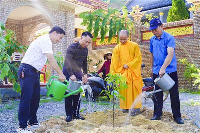 Chương trình “Chùa Xanh” lan toa tình yêu môi trường ở chùa Linh Sơn Đại Phúc, Quảng Bình