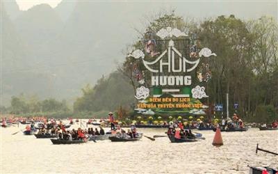 Khai hội chùa Hương 2025, hàng chục nghìn khách thập phương đã đổ về tham dự